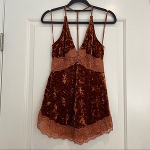 NWT $58 FREE PEOPLE LACE CAMI